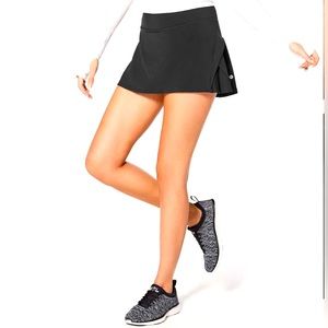 Lululemon Play Off The Pleats Skirt *13" - size 6